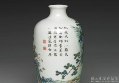 图片[2]-Mei-p’ing vase in yang-ts’ai enamels with landscape and imperial poem décor 1743 (Ch’ien-lung reign)-China Archive